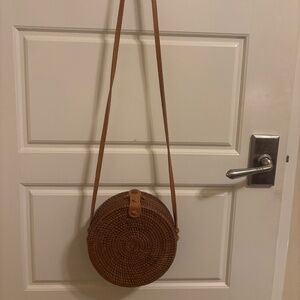 Urban Outfitters Small Round Wicker Shoulder Bag – Paisley Lining